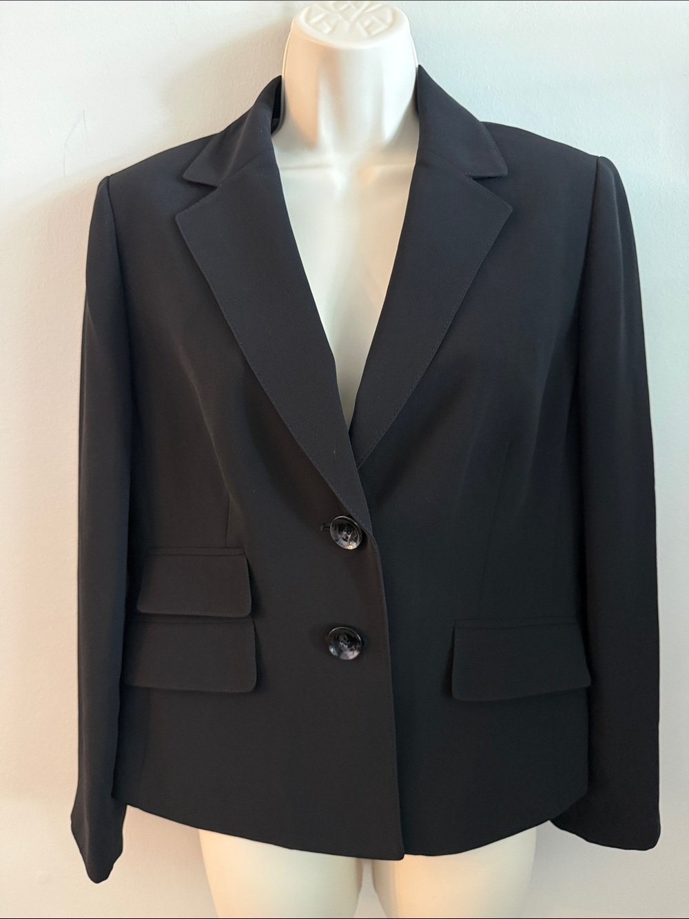 Kasper Black Classic Tailored Women's Blazer Size 8 petite Business wear